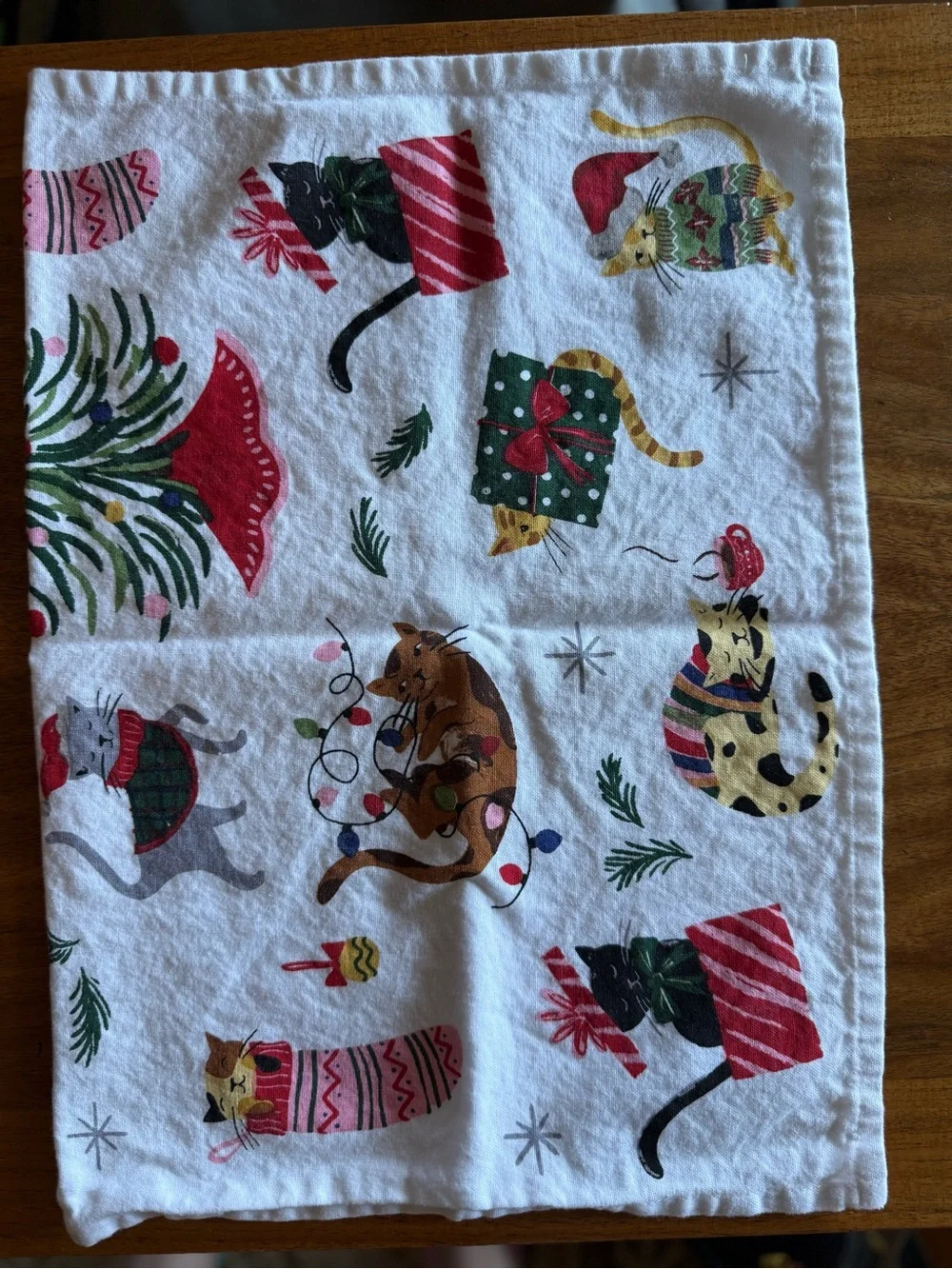 2 NWOT Sur La Table cat towels